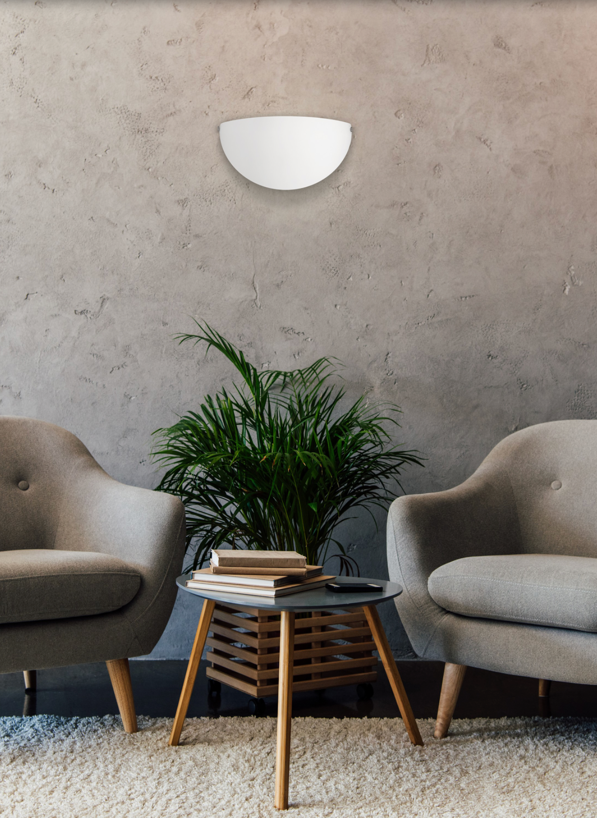 Applique murale Dina en verre opale au design moderne et épuré, diffusant une lumière douce et apaisante, idéale pour créer une ambiance raffinée et sereine dans chaque pièce.