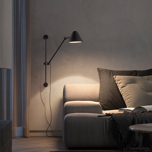 Applique murale à bras articulé noir en acier, LED orientable, idéale pour lecture ou éclairage de tête de lit.