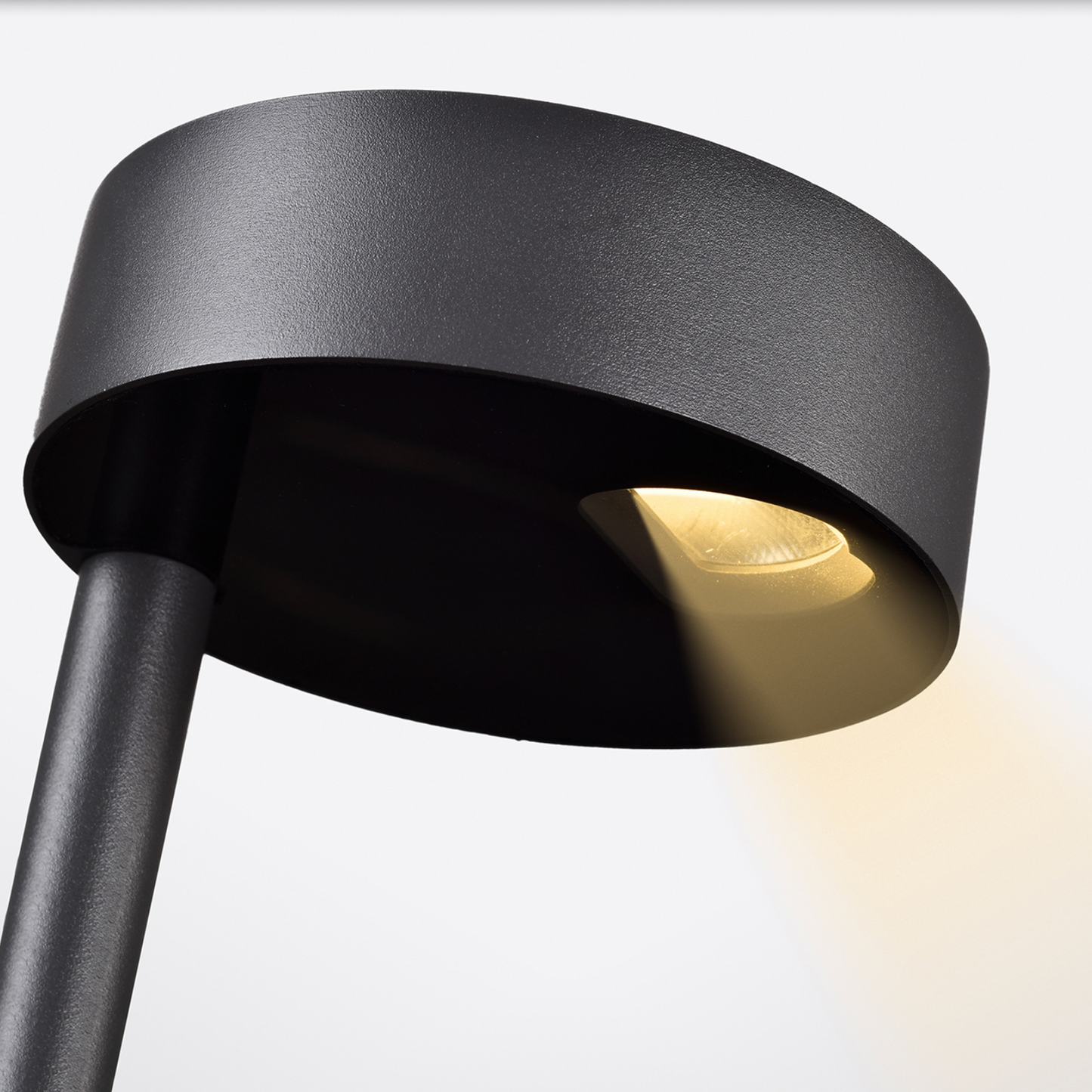 Borne Lumineuse Sur Piquet Extérieure SKAT