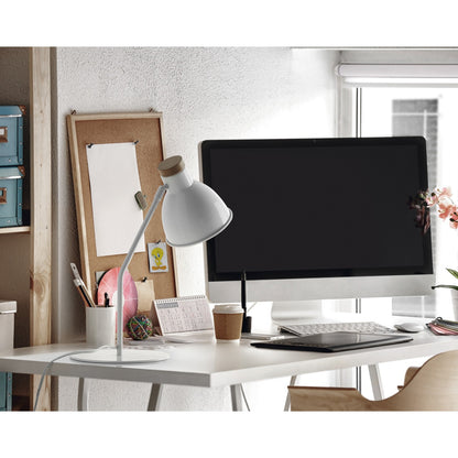 Lampe de table Valan T au design scandinave en acier et bois, diffusant une lumière douce et chaleureuse idéale pour salon, chambre ou coin lecture.