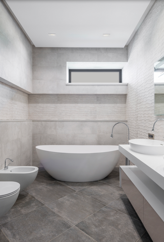 Luminaire encastré au design blanc minimaliste, diffusant une lumière douce et rassurante, résistant à l’humidité pour un éclairage fiable et élégant dans toutes les pièces.