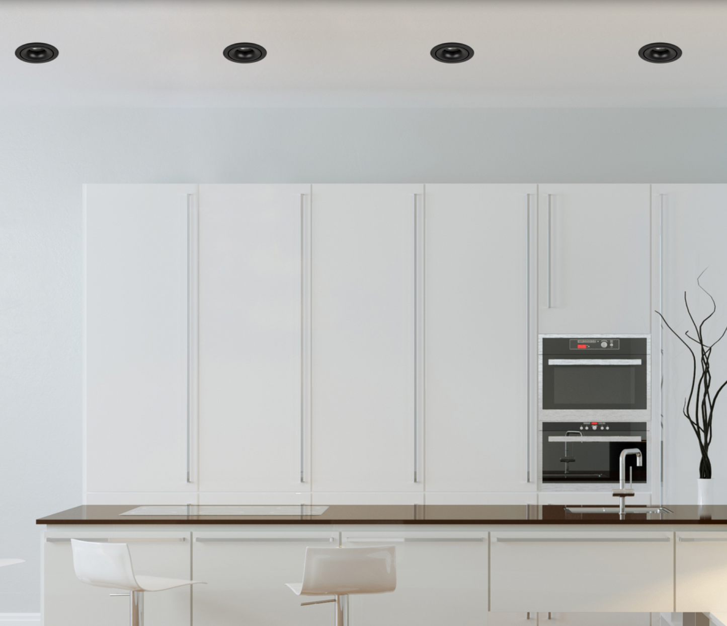 Plafonnier minimaliste au design épuré, diffusant une lumière douce et homogène idéale pour créer une ambiance chaleureuse et apaisante dans les intérieurs modernes.