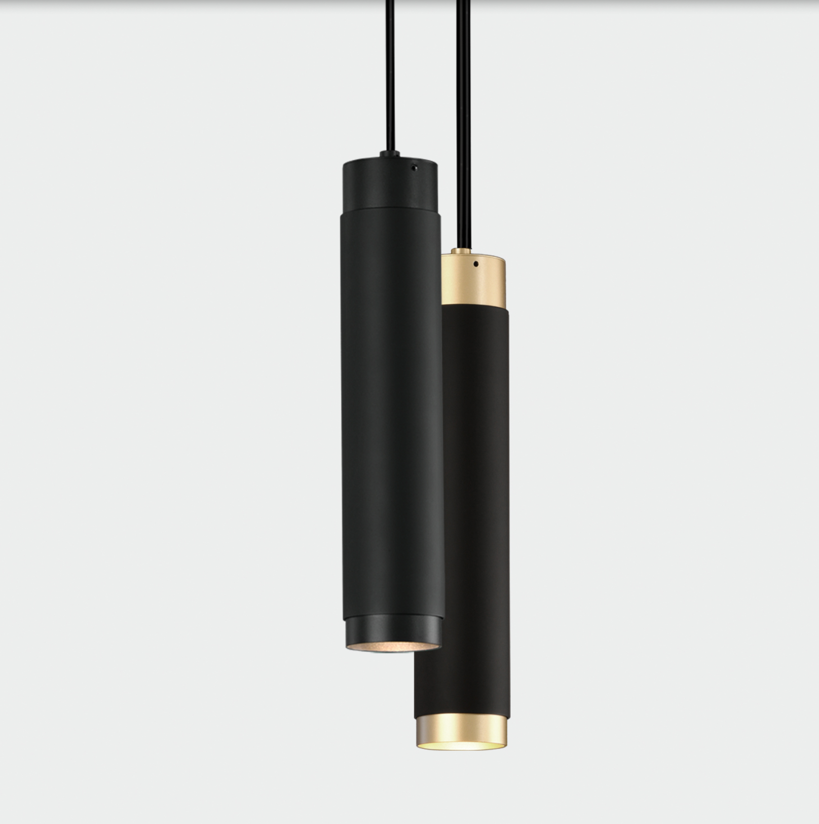 Suspension LED design noir ou noir et or, alliant élégance et caractère, diffusant une lumière douce et chaleureuse idéale pour les espaces de repas ou de détente.